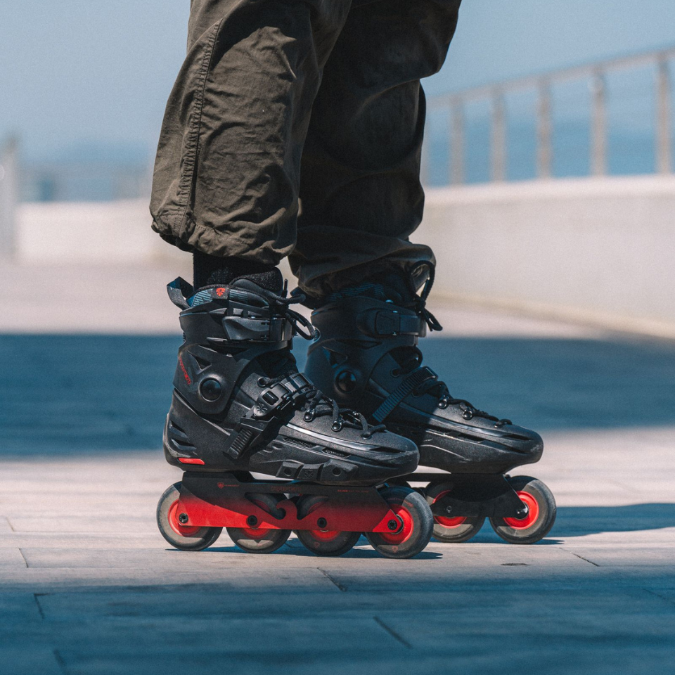 Patin Flying Eagle F4+ Raven Negro/Rojo Flying Eagle